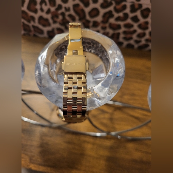 BEAUTIFUL RETIRED AUTHENTIC Women's Michael Kors Darci Watch Gold Toneπ§ - Picture 4 of 10